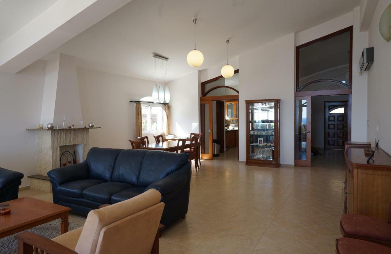 Unforgettable Family Escape - Cliffside Villa With Panoramic Sea Views And Kid-Friendly Private Pool ปิสซูรี ภายนอก รูปภาพ